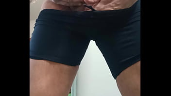 masturbacja w kąpiel&oacute_wkach, do wytrysku, starszy facet