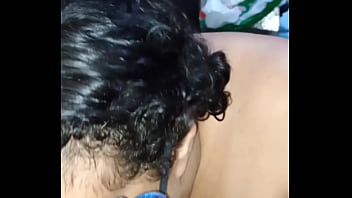 Puta leiteira tomando porra