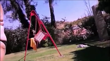 Invitados en casa un fin de semana se follan a esposa madura. Primer dí_a