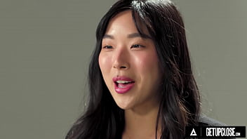 UP CLOSE - How Women Orgasm With Horny Brunette Elle Lee! SOLO FEMALE MASTURBATION! FULL SCENE