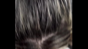 Fiquei com tanto tes&atilde_o dentro da esta&ccedil_&atilde_o do metr&ocirc_ minha buceta estava toda molhada ! Fui da no banheiro e chupa esse pau grosso do meu marido .(EM PUBLICO)