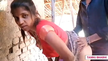 Desi Indian girl fucking with boyfriend in doggy style