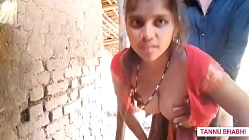 Desi Indian girl fucking with boyfriend in doggy style