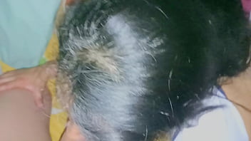 Estoy Muy Exitada y Sola he Invit&oacute_ al Pajero de mi Vecino para que me Llene de Semen mi Culito