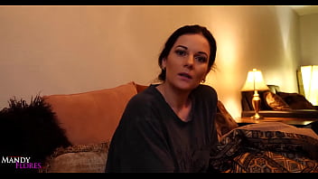 Seduciendo a mi madrastra sexy