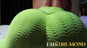 Loira milf chamou seu treinador para o motel e fez o cardio na cama! - fabidrumond.com.br