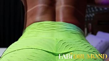 Loira milf chamou seu treinador para o motel e fez o cardio na cama! - fabidrumond.com.br