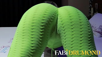 Loira milf chamou seu treinador para o motel e fez o cardio na cama! - fabidrumond.com.br