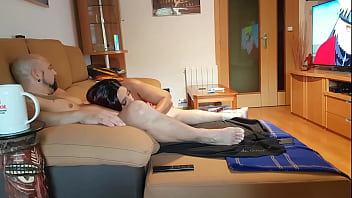 es imposible ver Naruto con mi compa&ntilde_era de piso