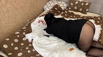 Cum on Arab milf's tights