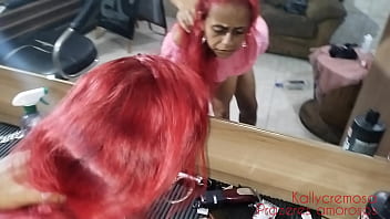 Gozando dentro do cu da magrinha que estava menstruada