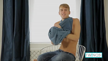 Owen Spreads His Ass To Get Even Hornier Before Cumming On Himself!