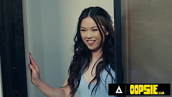 OOPSIE - Naughty Lesbian &amp_ Trans Pizza Delivery Girl Valeria Atreides Fuck Emma Rose! ANAL FISTING