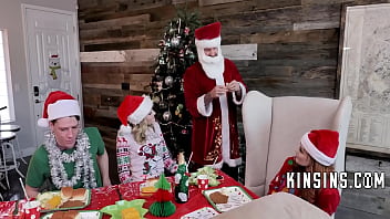 Unhinged Family Christmas Foursome