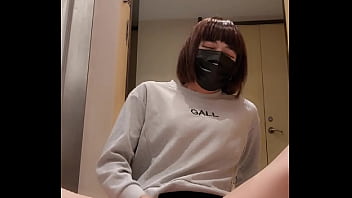 【伪娘】打开饭店门等有人经过，手冲高潮