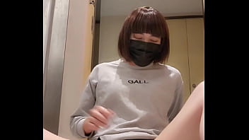 【伪娘】打开饭店门等有人经过，手冲高潮