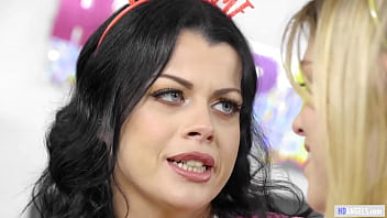 Sexy 18yo babe having sex with lesbian stepmoms