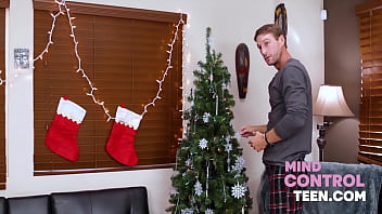 Christmas Feels Cozier With Family When Freeuse Is Involved