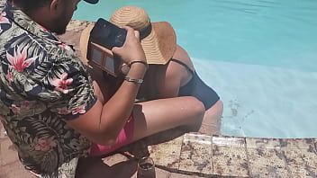 Random guy vacation pool blowjob