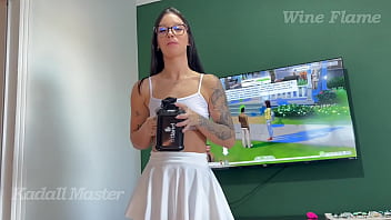 Novinha ia sair sem calcinha pra sair com as amigas