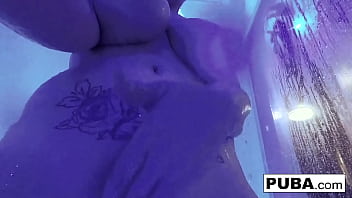 Sexy wrestler has some double toy action