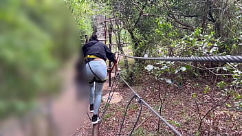 Sexo l&eacute_sbico al aire libre despu&eacute_s de una dosis de adrenalina.