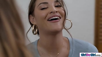 Travel agent licks latina clients pussy