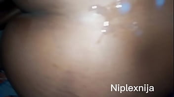 Niplexnija trying to make her feel better