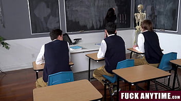 Students Can'_t Wait to Freeuse the Hot New Italian Substitute Teacher - Fuckanytime