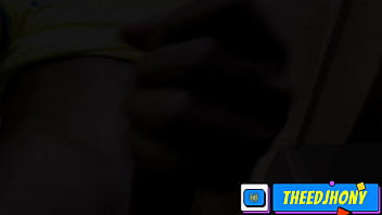 BRASILEIRO SE MASTURBANDO COM SUA PIROCA  DE 23 CM AT&Eacute_ GOZAR