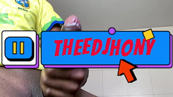 BRASILEIRO SE MASTURBANDO COM SUA PIROCA  DE 23 CM AT&Eacute_ GOZAR