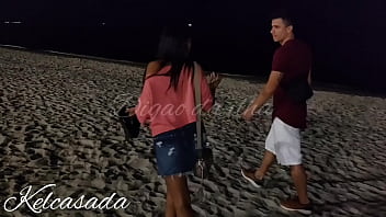 Flagrados pela c&acirc_mera de seguran&ccedil_a na areia da praia