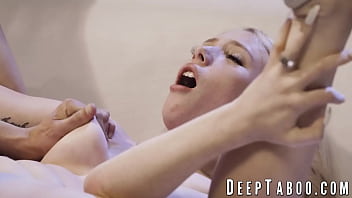 Hot blonde Dixie Lynn spoils big cock with deepthroat