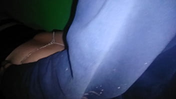 Se agarra del sillon y se la meto