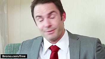 Bellboy Zane Anders Goes Brenner Bolton&#039_s Not To Help Him With His Suitcase But To Get Fucked - BROMO