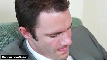 Bellboy Zane Anders Goes Brenner Bolton'_s Not To Help Him With His Suitcase But To Get Fucked - BROMO