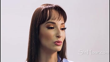 Curvy MILF Latina Lexi Luna'_s Interview