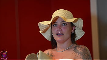 Ms. Hollywood Finds Herself Needing Some Cash Fast And Is Willing To Do Whatever For It