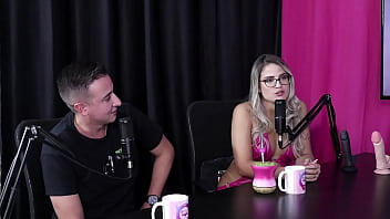 Foi pedida em namoro quando voltava do mercado, e o primo sempre tentou atrapalhar o relacionamento - Kel Abate, Bruno Abate &amp_ Mathheus Caetano (SHEER/RED)