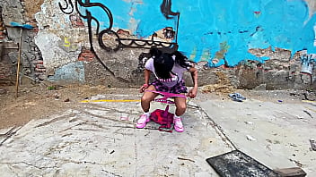 Me encontraba grabando videos para mis plataformas y de pronto llega la POLICIA, literal me detuvieron CON LOS CALZON&Eacute_S ABAJO! Muestra los v&iacute_deos!