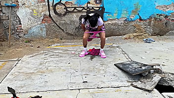 Me encontraba grabando videos para mis plataformas y de pronto llega la POLICIA, literal me detuvieron CON LOS CALZON&Eacute_S ABAJO! Muestra los v&iacute_deos!