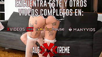 MI SIRVIENTA ME CALIENTA MIENTRAS BARRE Y LA TERMINO COJIENDO