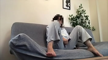 【素人】朝起きて可愛い部屋着で新しいおもちゃを使ってオナニーしちゃった