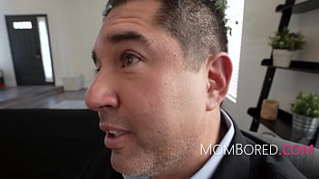 Favorable Odds, Freeuse MILF Bod