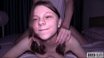 Hooking Up At The Beach - Cutie Makes Him Cum THREE TIMES !