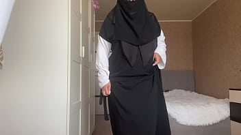 Busty Syrian MILF masturbates her pussy through black panties