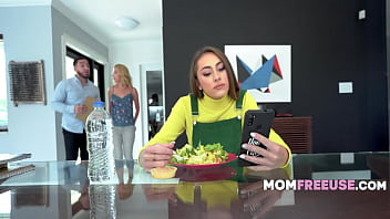 MomFreeuse | Home Inspector Freeuse Fucks Stepmom &amp_ Stepdaughter In Their Free Sex Home