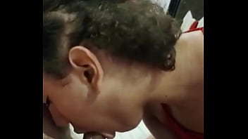 o f&atilde_ do xvideos pediu pra fuder minha cucetinha. Ele deixou minha cuectinha arromabadinha e assada com essa pika perfeita cheia de leite