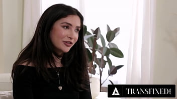 TRANSFIXED - Trans Zariah Aura &amp_ Her Cis Girlfriend Have A Threesome With THE Journalist Jane Wilde