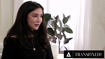 TRANSFIXED - Trans Zariah Aura &amp_ Her Cis Girlfriend Have A Threesome With THE Journalist Jane Wilde